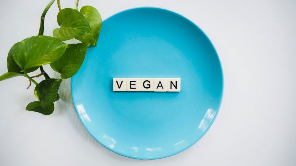 vegan ヴィーガンの文字があるお皿